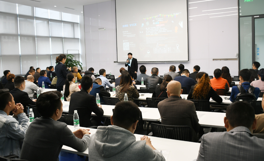 1540430934970624.jpg 01.jpg